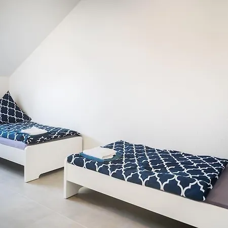 135 M² Ferienwohnung Gau-Weinheim